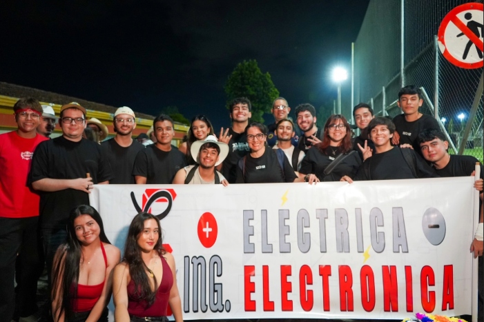 Estudiantes en el nocturnal 