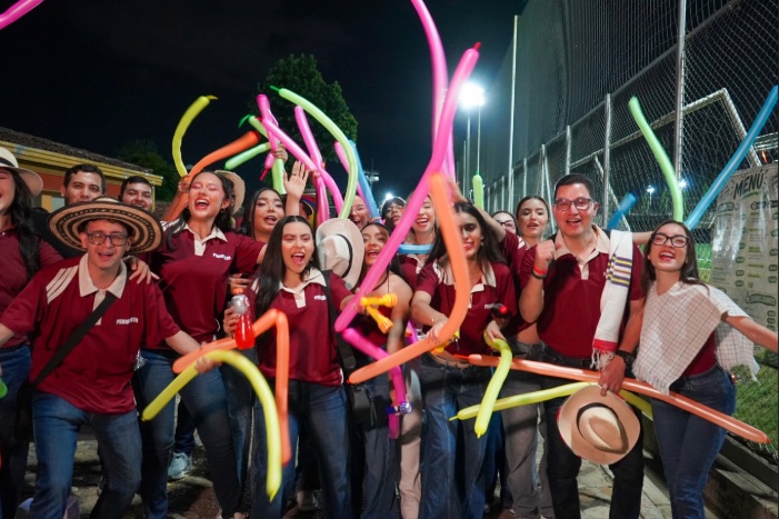 Estudiantes en el nocturnal 
