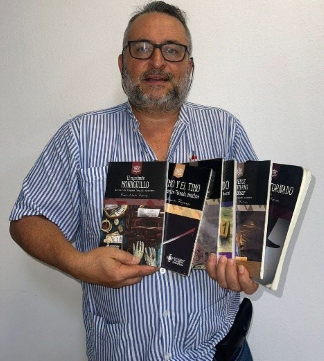 Colección de novela negra hecha en Medellín