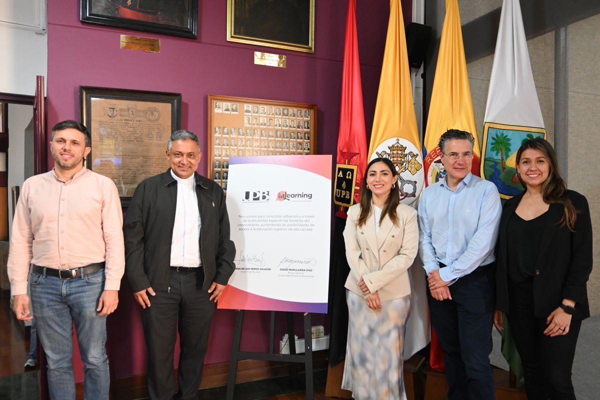 Firma convenio entre IrLeaning y UPB