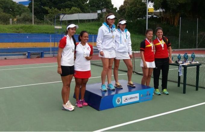 Equipo de tenis medalla de bronce