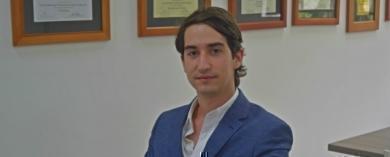 Primer egresado con doble titulación de la UPB y UQ