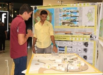 Los estudiantes de Arquitectura aceptaron el reto y participaron en el concurso de diseño rápido