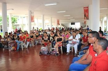 Significativa entrega de insignias y uniformes a deportistas UPB