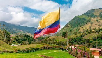 Bandera de Colombia en el Parque Nacional