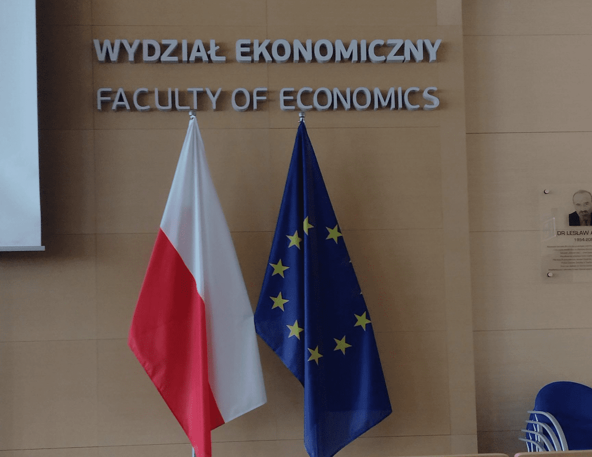 Banderas de Polonia y nombre del lugar