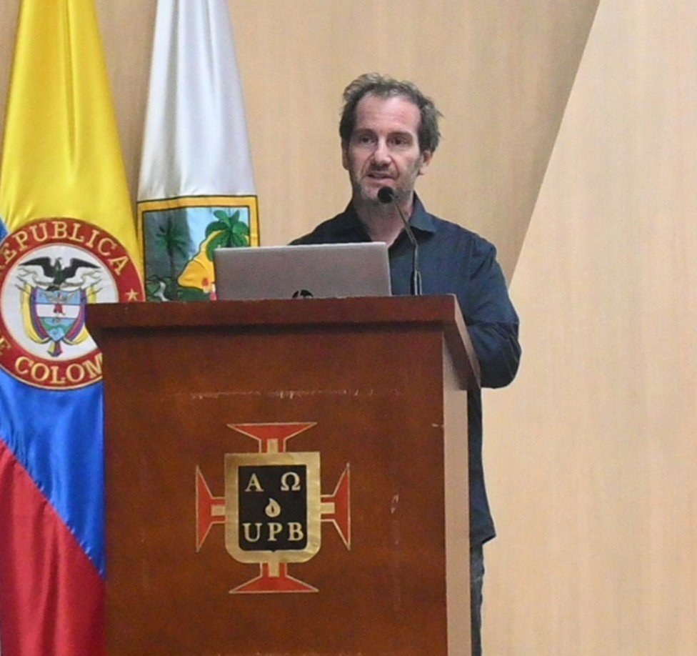 Ponente internacional