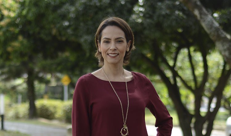 Ser egresado de la Facultad de Derecho UPB